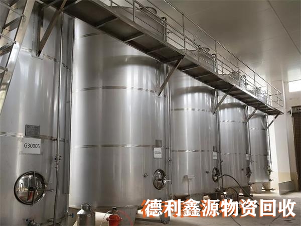 高價不銹鋼罐回收，不銹鋼儲罐回收，廢舊設(shè)備回收